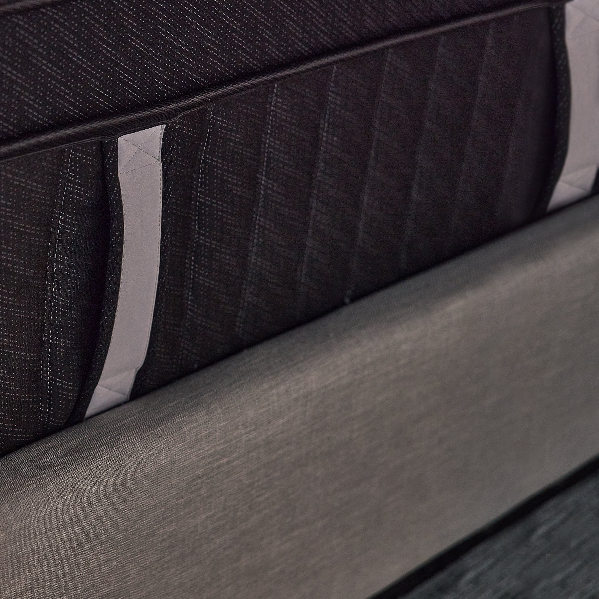 Platinum 16.5" Luxury Hybrid Mattress